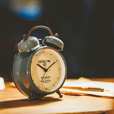 【置き時計 目覚まし時計 セントラルタイムB インターフォルム interform cl-1472 ステップ ムーブメント【置時計 めざまし 大音量 アラーム スヌーズ 機能 子供 北欧 テイスト レトロ シンプル 男前 かわいい おしゃれ 結婚祝い 入学祝い クリスマス】