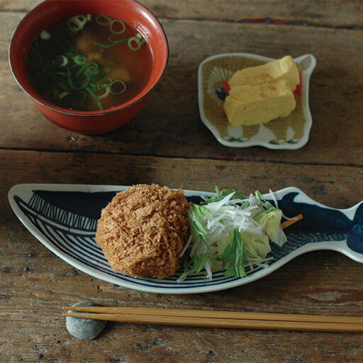 katakata カタカタ 印判手長皿 倉敷意匠【皿 器 食器 うつわ 小皿 和食器 クジラ 鯨 くじら 動物 アニマル 小物入れ 小物 収納 キッチン雑貨 雑貨 北欧 インテリア テイスト モダン レトロ 日本製 可愛い かわいい おしゃれ 女性 誕生日プレゼント】