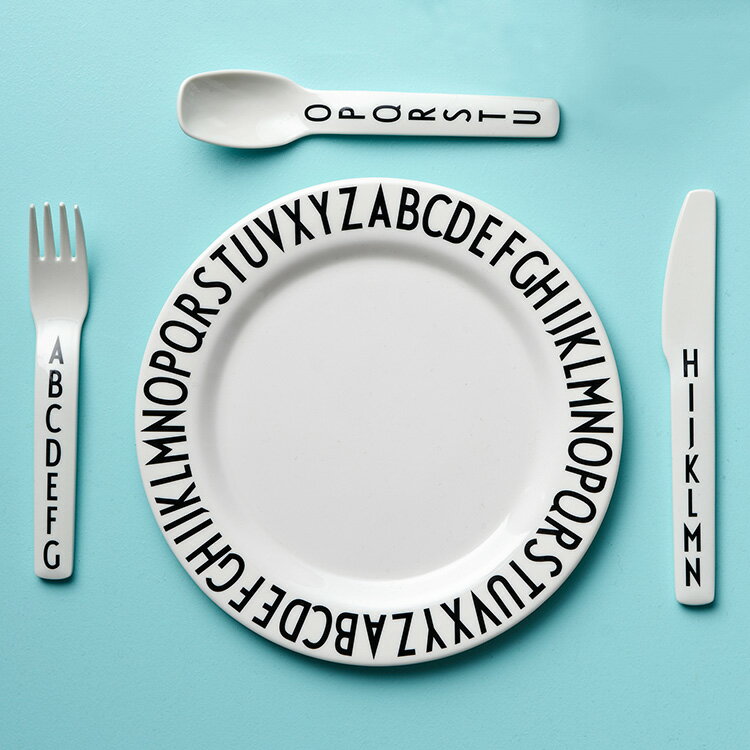 デザインレターズ DESIGN LETTERS メラミンプレート MELAMINE PLATE 【北欧食器 北欧 食器 皿 メラミン食器 お皿 子供 キッズ ベビー食器 おしゃれ かわいい 出産祝い プレゼント ギフト 男の子 女の子 北欧雑貨 プチギフト パーティー 誕生日 クリスマス】