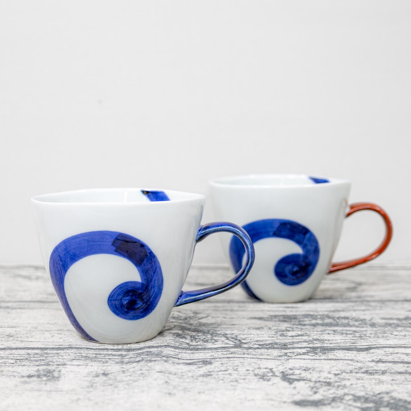 【12/31-1/15 23:59まで 臨時休業セール クーポン配布中】 ＼ 波佐見焼 ／ 【 康創窯 】 マグカップ 大人可愛い うず 内容量 約240ml かわいい おしゃれ 和 モダン シンプル ペア セット 電子レンジ対応 食洗機対応 コーヒーカップ 波佐見 はさみ焼き 有田焼 有田