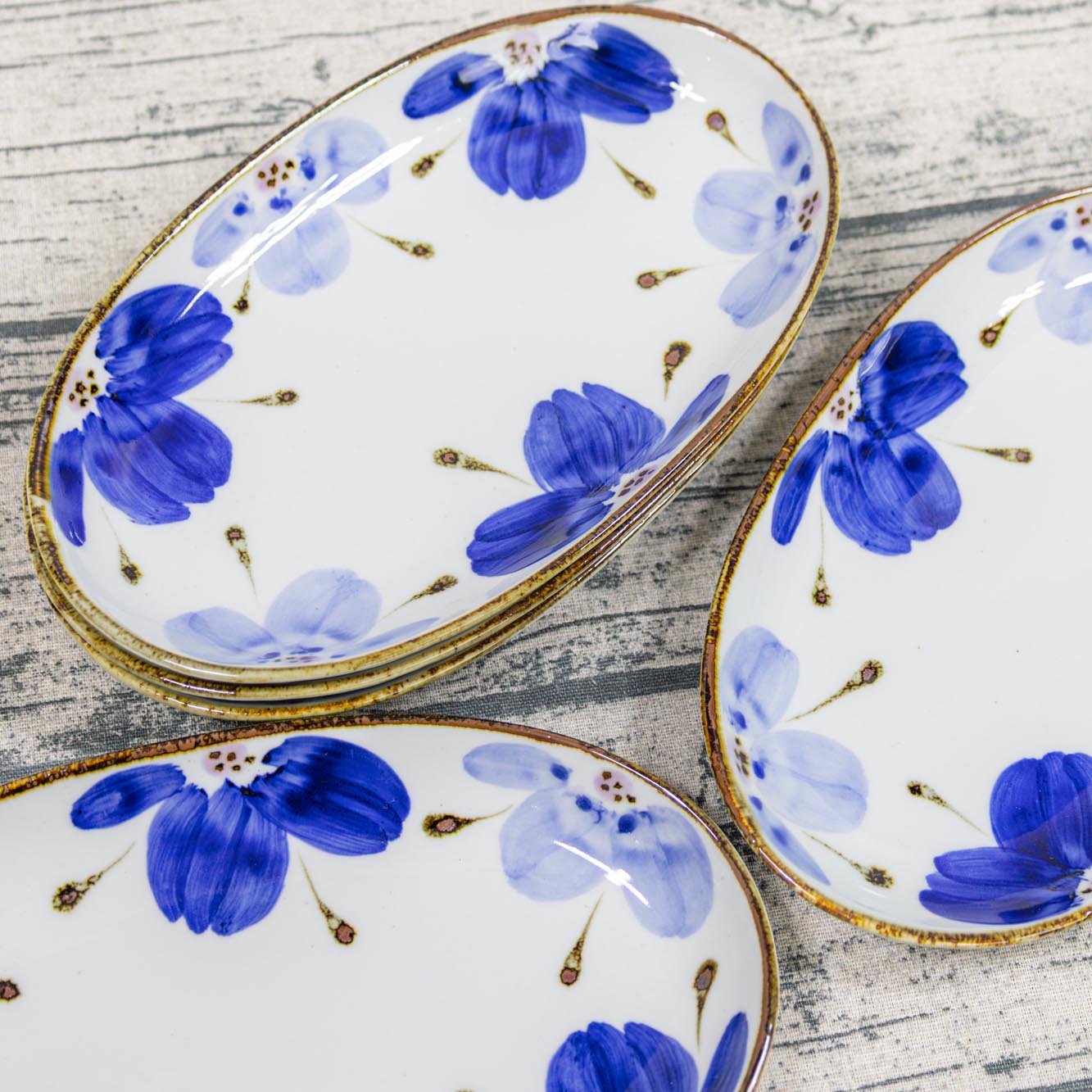 【アフターセール クーポン30%オフ☆】 ＼ 波佐見焼 ／ 【 翔芳窯 】 長皿 焼き皿 焼皿 楕円皿 楕円 オーバル プレート皿 花はな 青 横 約24.5cm かわいい おしゃれ 和 モダン セット 電子レンジ対応 食洗機対応 波佐見 はさみやき 有田焼