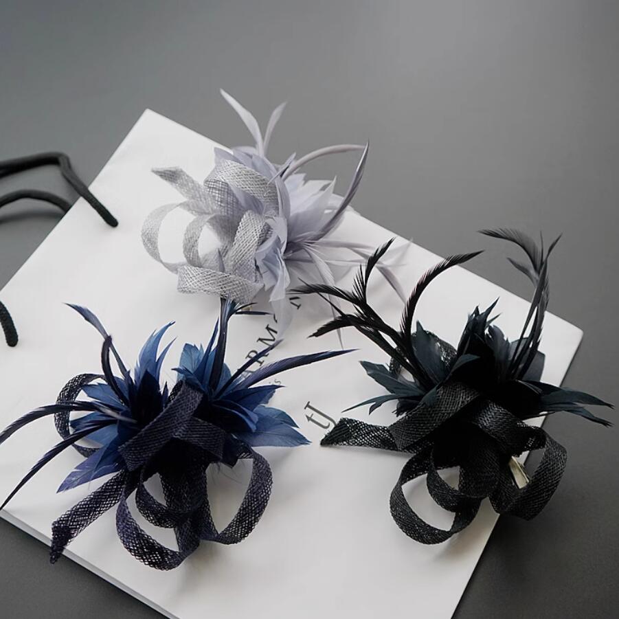 送料無料 ヘッドコサージュ コサージュ羽根付き フェザー ヘアコサージュ ヘアアクセサリー ブローチ クリップ ヘッドドレス ウエディング ブライダル 髪飾り チュール 二次会 フォーマル ウェディングヘッドドレス 髪飾り オフホワイト 冠婚葬祭 楽天海外通販