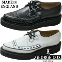 ■商品説明 ジョージコックス GEORGE　COX メンズ ラバーソール 031(WHITE)040(BLACK)ジョージコックス社は、1906年、創業者ジョージ・ジェイムス・コックスによってイギリスノーザンプトンに設立されました。名立たるパンクスやロックミュージシャン、デザイナー達に愛用されながら、様々な時代背景のなかでカルチャーを彩ったヒストリカルなブランド、George Cox（ジョージコックス）は、今もなお、若者の心を魅了して離しません。こちらは つま先のとがったインパクトあるモデル。つま先にフラットインターレースを施しています。ソールの高さ：約3.5cm【検索用キーワード】26cm 26.0cm 27cm 27.0cm 28cm 28.0cm26センチ 26.0センチ 27センチ 27.0センチ 28センチ 28.0センチ26cm 26．0cm 27cm 27．0cm 28cm 28．0cm26センチ 26．0センチ 27センチ 27．0センチ 28センチ 28．0センチタウンユース 街履き ギフト プレゼント 贈り物 誕生日 バースデー クリスマス バレンタイン ホワイトデーパンク パンキッシュ ホワイト シロ 白 クロ ブラック 黒 お出掛け 英国製 D環 インターレース ■サイズ選びにお悩みの方　サイズ目安 こちらの靴の場合 　UK8(約27.0cm)が丁度いいサイズでした。 ■サイズ目安について■ 目安として当店スタッフが着用した感じでの値です。 足のサイズが同じでも、骨格や肉付きで 最適な靴サイズが異なったり、『丁度良い』と感じるサイズに 個人差があるためあくまでも目安としてご利用ください。 ■素材 アッパー：スムースレザー ソール：ラバーソール ■商品カテゴリ GEORGE　COX　ジョージコックス はこちら メンズ カジュアル はこちら メーカー希望小売価格はメーカーカタログに基づいて掲載しています QQQQC　　「HU」ジョージコックス GEORGE　COX ジョージコックス社は、1906年、創業者ジョージ・ジェイムス・コックスによって イギリスノーザンプトンに設立されました。 名立たるパンクスやロックミュージシャン、デザイナー達に愛用されながら、 様々な時代背景のなかでカルチャーを彩ったヒストリカルなブランド、 George Cox（ジョージコックス）は、今もなお、若者の心を魅了して離しません。 こちらは つま先のとがったインパクトあるモデル。 つま先にフラットインターレースを施しています。 ■商品カテゴリ GEORGE　COX　ジョージコックス はこちら メンズ カジュアル はこちら