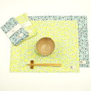 四つ葉が多めのクローバー畑のランチョンマット35×45cm(M3) Made in Japan