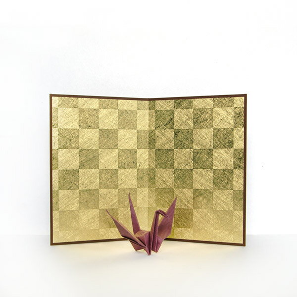 かみもん 二曲屏風 金市松 タテ 縦19×横26cm 生花 お節句 ひな人形 雛人形 ミニ屏風 コンパクト お雛様 ひな祭り 五月人形 季節の飾りつけ 和柄 市松模様 格子 2曲屏風 屏風 華やか 豪華 書道 習字 教室 ちぎり絵 作品 インテリア あす楽