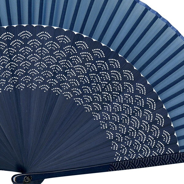 マツヨシ 692 彫文様 布扇子 紳士「青海波(差し袋[6068-1]セット)」箱入り 扇子 約22cm メーカー取寄品 和小物 和装 雑貨 和雑貨 プレゼント ギフト お祭り 祭り 夏 ファッション メンズ 父の日