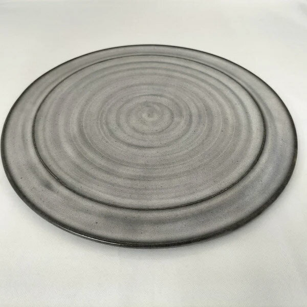 奥村企画 fuuu プレート Mat「フラットプレート(丸)グレー」Lサイズ メーカー直送品 ※他ブランド商品と併買不可※ 食器 清水焼 京都 テーブルウェア インテリア 和風 和雑貨 おしゃれ 高級 上品 雑貨 引っ越し祝い プレゼント ギフト 内祝い(代引不可)