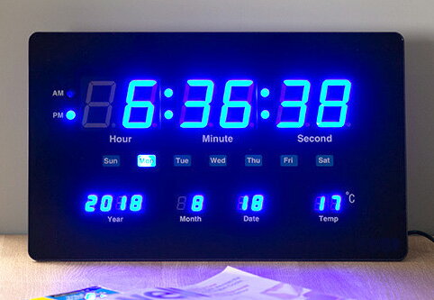 西暦&月&日&時間&分&秒を一気に表示するインテリア性を重視したブラックフレーム×ブルーLEDクロック暗闇でも時間を簡単に確認できる掛け時計年&室温&曜日表示 BLUE LED WALL CLOCK [2]