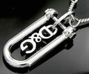 DOLCE&GABBANA D&Gルチェ&ガッバーナメタルロゴプレートチェーンネックレス シルバードルガバ Uフレーム ツイストチェーン個性的 サーフ
