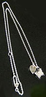 GUCCI グッチ ネックレスペンダント蝶々＆ハート トレードマークバタフライモチーフメンズ　レディース　男女兼用Trademark Heart&Butterfly 8106 NECKLACE PENDANT