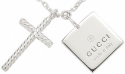 グッチ GUCCI グッチ ペンダントネックレスロゴ刻印スクエアプレート＆クロスチャームシルバー 十字架 8107SLクロスチャーム エングレイブロゴ四角プレートスターリングシルバー925PENDANT NECKLACE 925SV