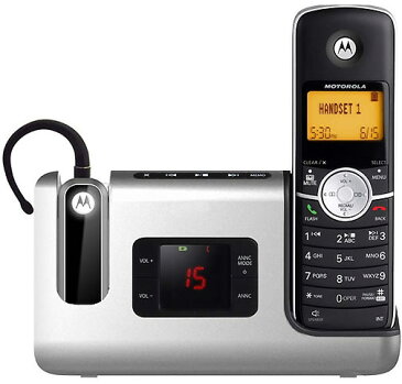 Motorolaモトローラーデジタルコードレスフォン盗聴がされ難く、クリアな音声通話が可能なDECT6.0採用ブルートゥースワイヤレスヘッドセット付きデジタル留守電話機能付き電話機親機がコードレスシルバー×ブラック子機増設可能