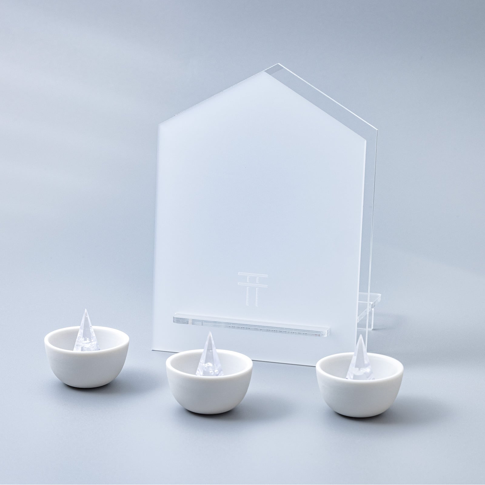 【 お守りのパワースポットセット 】お守りのおうち［ 光 ］& 光のお供え & ちいさな神具 陶器 神棚 お供えセット お守り 置き スタンド おしゃれ モダン シンプル インテリア 神棚おしゃれ 白 ホワイト 置き型 置型 神具セット 神棚セット モダン神棚 神具 セットのサムネイル