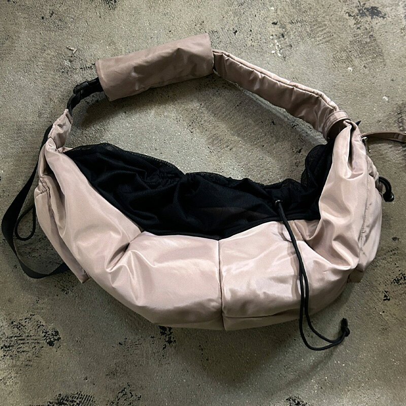 【LINE登録で300円クーポン】PUFF パフ ペットパフスリング 全3色 P25001|ブラック ベージュ カーキ スリング 犬 スリングバッグ 撥水 加工 ポケット 板状 底板 つき 付き ショルダー 密着 軽量 病院 お散歩 お出掛け 外出 交通公共機関 電車 バス タクシー kamiya-10036643 髪屋 サンプル画像3