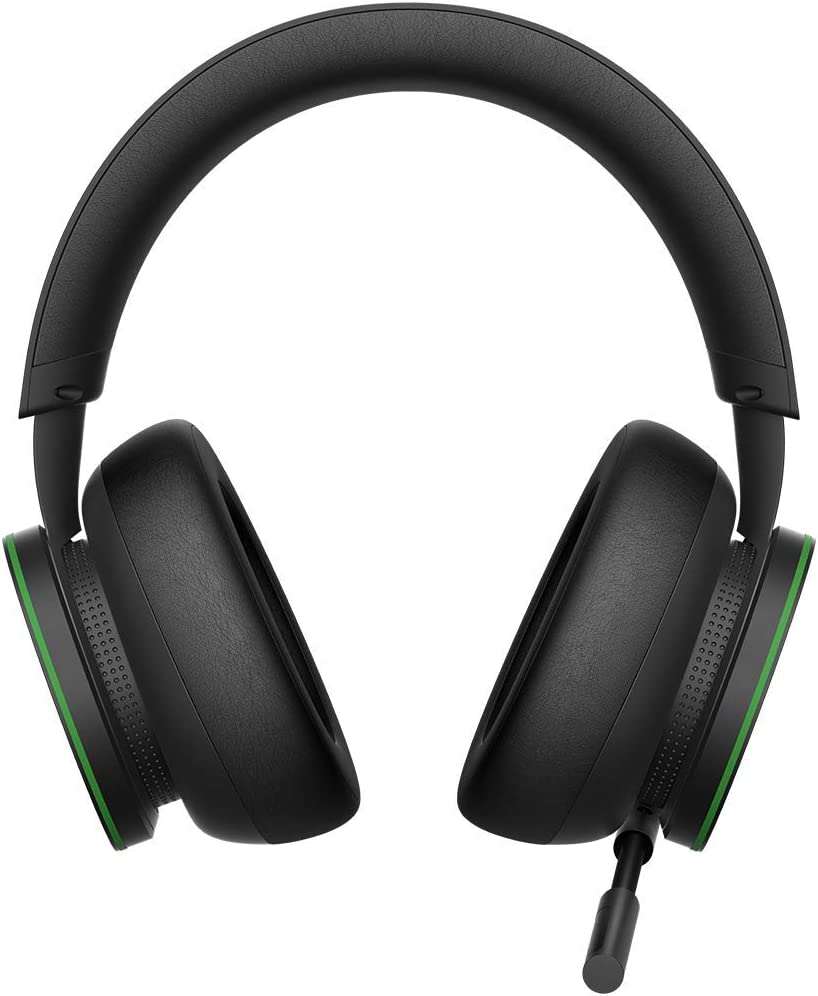 本製品は Xbox ワイヤレスや Bluetooth 接続などでアダプターやトランスミッター無しで直接できるワイヤレス ヘッドセットです。​Windows Sonic、Dolby Atmos および DTS Headphoe:X などの立体音響技術をサポートし、リアルで正確な音場体験が可能です。 位置調整が可能なマイクを搭載し、イヤーキャップ部分のダイアルでゲーム音とチャット音声のバランスが調節でき、発声していない時には自動的にミュートされるなどゲームでの利用に特化した機能を搭載しています。 Xbox Series X|S、Xbox One、 Windows 10 PC だけでなく、Bluetooth 接続により、スマートフォンでもお使いいただけます。 ※販売価格には送料手数料が含まれています。【連続使用時間】約15時間 (利用条件により異なります) 【同梱物】Xbox ワイヤレス ヘッドセット 本体、USBーC 充電ケーブル