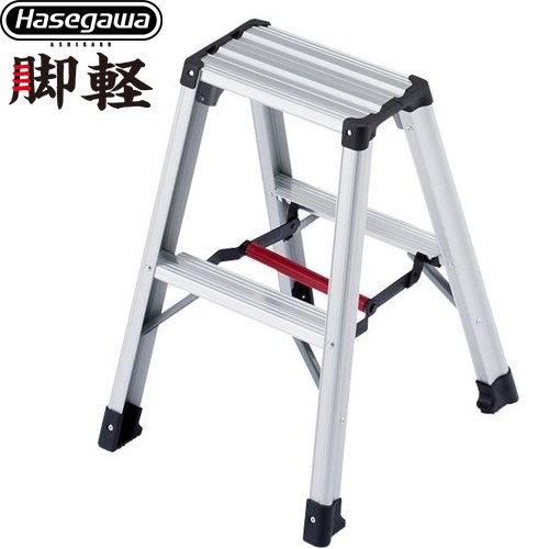 メーカー希望小売価格はメーカーカタログに基づいて掲載しています【キーワード】Hasegawa /RZ-06C 商品説明シリーズ 脚軽シリーズ 脚軽 2段仕様・特徴 軽くて丈夫な脚立 踏ざん幅が全段55mmで安心・安全の幅広仕様。脚立 RZ-c最大使用質量：130kg天板高さ（m）：0.60、有効高さ（m）：0.60幅広天板 天板トレー形状ワンタッチバーアルミ合金軽量JIS適合品サイズ 設置寸法（外寸）cm：全幅43×奥行49収納寸法（外寸）cm：全幅43×奥行17×高さ64重量 質量：2.7kg