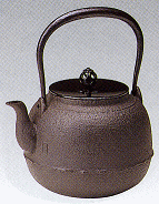 証明書付　鉄瓶　菊地政光作　真形8号　IH対応　日本製　伝統品　菊池政光　お土産 IRON KETTLE