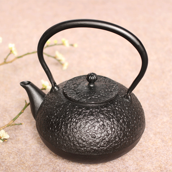 鉄瓶　南部鉄器　梅丸子　黒　鉄蓋　日本製　国産　工芸品　お土産　1.2L IRON KETTLE　鉄分補給