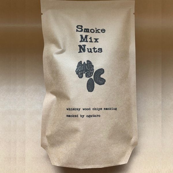 kanaeminaの燻製ミックスナッツ スモークナッツ 3種入 200g ウイスキーオークチップ ソルト＆ペッパー【塩竃市：燻製工房おが太郎作】【メール便 送料無料】｜アングル3