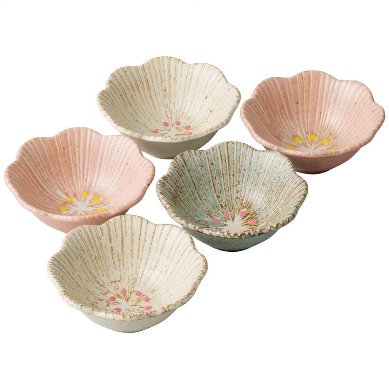 ■商品説明 食卓に花が咲いたような、落ち着きの中に華やぎ感のある豆鉢です。 ■商品詳細 製造生産地：日本製 重さ：650g