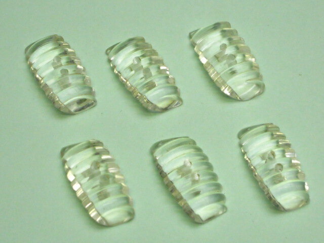透明ボタン-18mm6個で300円