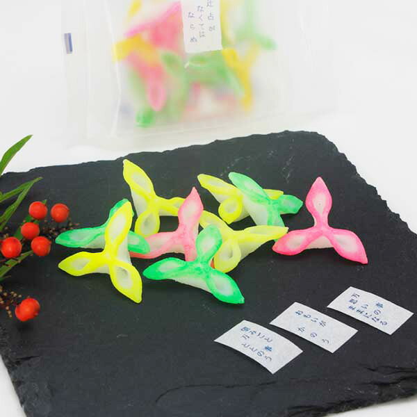 ≪長池彩華堂≫辻占（12個入り）【占い おみくじ 金沢 和菓子 縁起菓子 お正月】のサムネイル