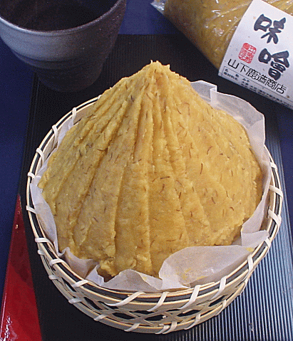 田舎味噌（麦）手づくり■＞850g＜■　まろやかな味です。大量生産できないからこその味わい。九州独自の素材の甘さを　　　　　　　引き出したお味噌！只今キャンペーン中！