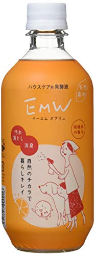 パッケージ個数:1・容量: 500×2本EMWは、安全で有用な乳酸菌や酵母などの微生物を培養した液体です。効果は、EM・1と同じ。色づきの心配がなく、 柑橘系の香りです。EMWを薄めてひと噴きし、軽く拭き取れば雑菌の繁殖を抑え、衛生的な環境づくりに役立ちます。ご家庭での掃除や洗濯など用途は様々です。 原材料:有機酸(乳酸・酢酸など)、天然アルコール