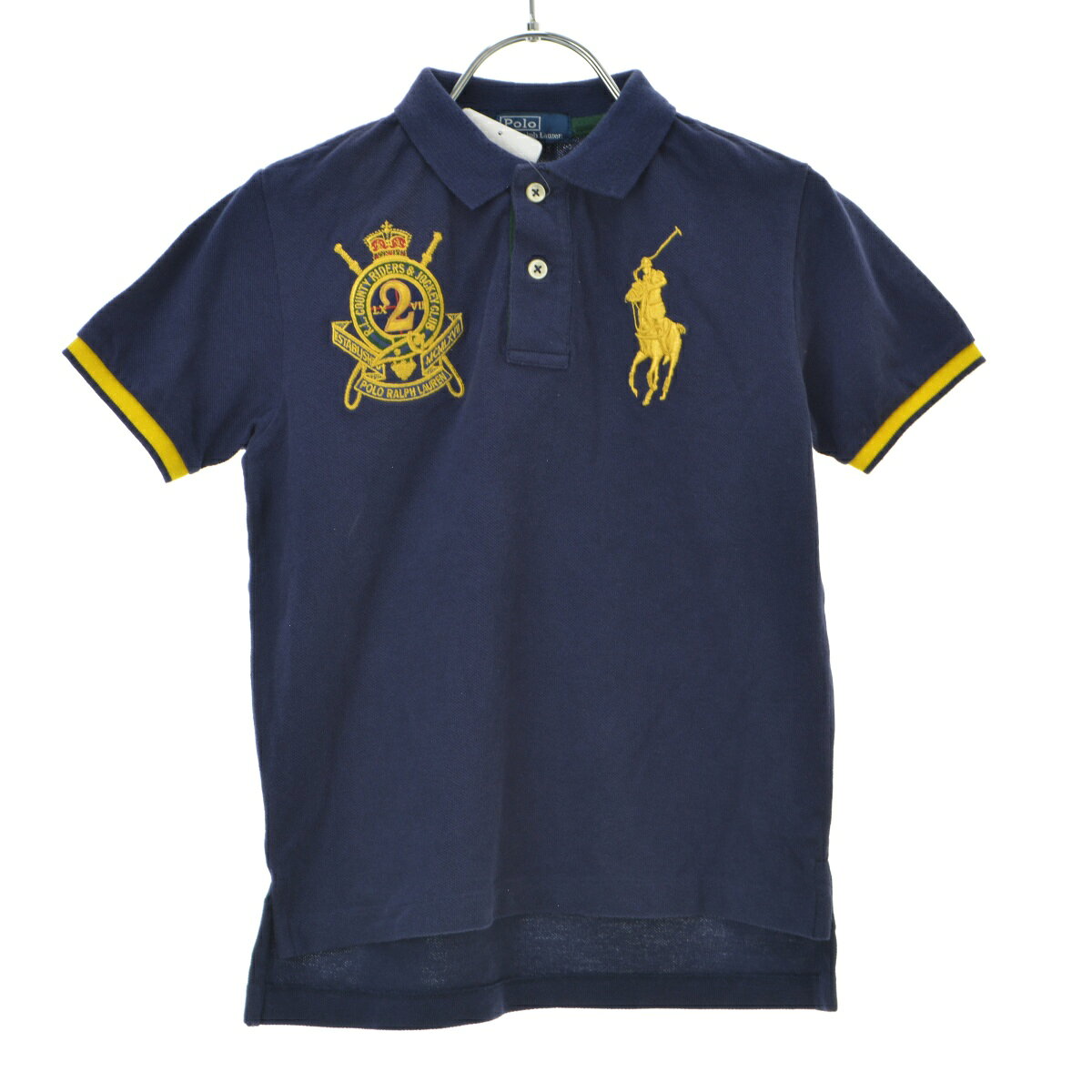 #POLORALPHLAUREN#X25#X26#X27#X28#X29#Y30#Y31#Y32#Y33#Y34#S1e#S1f#S20#S21#S22#POLO RALPH LAUREN#ブルー系#表記サイズ：120#コンディションD##キッズ#インナー#夏#BRANDPOLO RALPH LAUREN / ポロ ラルフローレン ITEMBIGポニー 鹿の子半袖ポロシャツ(G006339125) POLO RALPH LAUREN Condition : D S 新品 A 使用感がなく試着程度の品 B 使用感があまりなく目立つダメージがないUSED品 C 使用感はあるがダメージが比較的目立たないUSED品 D 使用感があり汚れなどのダメージが目立つUSED品 E かなりの使用感があり破れやシミなどのダメージが目立つUSED品 Item Information 国内正規品ポロラルフローレンの商品です。 ATTENTIONダメージについて USED品となりますので、使用感があり、ネック周りなど全体的に擦れが見られます。 表記サイズ120 実寸肩幅約32cm 着丈約50.5cm 身幅約39cm 袖丈約15.5cm※実寸は手作業で採寸しておりますので、1cm〜2cmの誤差が生じる場合がございますので何卒ご了承お願いいたします。 ※「換算サイズ」と表記されている数値につきましては、表記サイズを基準に日本サイズへ換算表を元に換算しております。詳しくは[サイズについて]をご参照ください。 カラー(弊社規定)ダークブルー（ネイビー）系※ご使用のモニタやブラウザによって、画像の色味が異なって見えることがありますので何卒ご了承お願いいたします。 素材 本体・綿100％、衿部分・綿97％、ポリウレタン3％ 付属品 - 裏地 - その他の特徴 サイドスリット、開閉部：ボタン このアイテムにつけられているキーワード#POLO RALPH LAUREN##ブルー系##表記サイズ：120##コンディションD##キッズ##インナー##夏# 関連商品 このブランドの他の商品を見る このタイプの商品を見る ※商品詳細で気になる点がございましたらお気軽にお問い合わせください。 Brand Introduction POLO RALPH LAUREN / ポロ ラルフローレン 1967年スタートの歴史あるブランド。古典的で優雅なスタイルをイメージさせるスポーツ「POLO」という乗馬競技にちなんで名付けられました。プレミアムなライフスタイルを提供するPOLO RALPH LAURENは世界中で愛用されるブランドです。