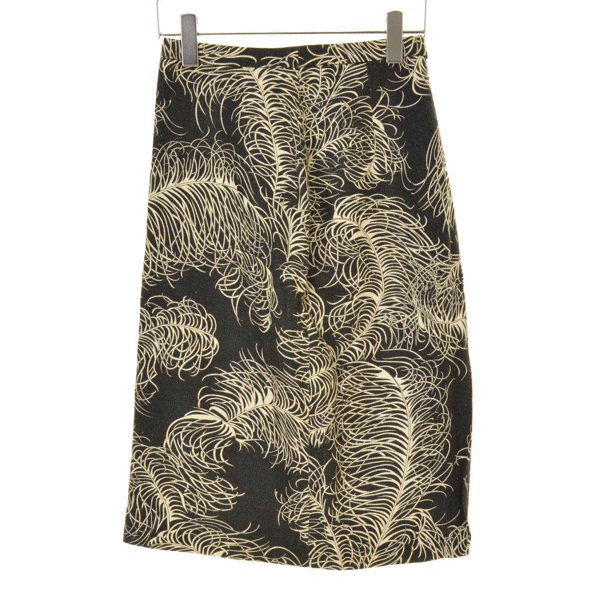 #ANDREWGN#L3c#L3d#L3e#L3f#L40#ANDREW GN#ブラック系#ホワイト系#ウエスト約60cm～63cm#表記サイズ：S#コンディションD##レディース#スカート#春#BRANDANDREW GN ITEM柄スカート(G006323787) ANDREW GN Condition : D S 新品 A 使用感がなく試着程度の品 B 使用感があまりなく目立つダメージがないUSED品 C 使用感はあるがダメージが比較的目立たないUSED品 D 使用感があり汚れなどのダメージが目立つUSED品 E かなりの使用感があり破れやシミなどのダメージが目立つUSED品 Item Information ATTENTIONダメージについて USED品となりますので、使用感があり、全体的に色褪せ、所々に汚れが見られます。 表記サイズS 実寸ウエスト約62cm 丈約64.5cm※実寸は手作業で採寸しておりますので、1cm〜2cmの誤差が生じる場合がございますので何卒ご了承お願いいたします。 カラー(弊社規定)ブラック系/ホワイト系※ご使用のモニタやブラウザによって、画像の色味が異なって見えることがありますので何卒ご了承お願いいたします。 素材 リネン100％ 付属品 - 裏地 あり その他の特徴 フロントスリット このアイテムにつけられているキーワード#ANDREW GN##ブラック系##ホワイト系##ウエスト約60cm～63cm##表記サイズ：S##コンディションD##レディース##スカート##春# 関連商品 このブランドの他の商品を見る このタイプの商品を見る ※商品詳細で気になる点がございましたらお気軽にお問い合わせください。