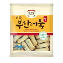 名称 棒（ボン）おでん 内容量 400g(約10本入)　 原材料 魚肉、小麦粉、ねぎ、にんじん、甘味料(ソルビトール、キンロース)、大豆油、食塩、砂糖、調味料(アミノ酸)、酸味料、pH調整剤、保存料(ソルビン酸K) 　　 賞味期限 別途記載 保存方法 冷凍（-18℃以下）で保存してください。 特徴 おでん鍋、炒めおでんなど様々な料理で利用できる棒おでん。韓国の屋台では、こちらの棒おでんに長い棒（串）に刺して出し汁で茹で、 醤油につけて食べるのをよく見られます。寒い冬にぴったりです。 なお、おでん湯（おでん鍋）やおでん炒めなどにも使われます。凍結前に加熱しておりますが、十分に火を通してから召し上がってください。 原産国 韓国 ※パッケージデザインは予告なく変更になる場合がございますのでご了承ください。