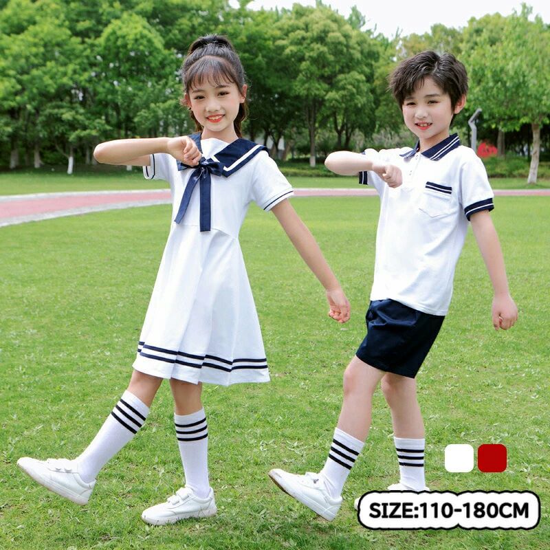 SIZEサイズ110cm|120cm|130cm|140cm|150cm|160cm|170cm|180cmSPEC表記サイズ110cm|120cm|130cm|140cm|150cm|160cm|170cm|180cmモデル身長132cm素材ポリエステル生産国中国製カラーホワイト|レッド透け感透け感なしポケットあり洗濯表示注意点▼ 当商品は機械による生産の過程上、どうしても“生地を織る際の糸の継ぎ目”や多少の“ほつれ”、他繊維の“混紡”、また、形やサイズに多少の“誤差”が生じる場合がございます。予めご理解くださいませ。 ▼ 色移りしますので他のものと分けてお洗濯くださいませ。 ▼ タンブラー（回転式乾燥機）のご使用はお避け下さい。 ▼ この製品は麻を使用しております。特性上、フシが多く色ムラ・織りムラがある事がございますが商品の特徴の一つです。 ▼ ピリング（毛玉）になりやすい特性があります。その際は無理に引っ張らずにハサミで取り除いてからご着用下さいませ。 ▼ この商品は非常にデリケートな生地を使用しております。着用・着脱の際は、時計・アクセサリー・ベルト等の突起物に引っかからない様にご注意ください。 ▼ ブラウザーやモニターによって色の見え方が異なる場合がございます。 ▼ 撮影した商品は実際の色味に近づけてはおりますが、多少異なる場合がございます。 ▼ 不良品以外の返品・交換は出来かねますので予めご了承願います。 -------------------------------------------------------------------------------------- 生産時期・納品時期・色違い等により若干生地感のお色や風合いが異なる場合がございます。 予めご了承くださいますよう宜しく申し上げます。