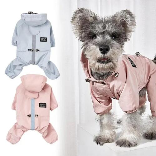 【送料無料】犬用 防水レインコート フード付き ジャケット 雨 お散歩 猫 ねこ レインスーツ お散歩 濡れない お洒落 かわいい 小型犬 中型犬 着せやすい シンプル ブルー ピンク 梅雨 大雨 運動 ドッグラン ペット わんちゃん 犬用服 アクセサリー 全2色☆雨の日も散歩したいワンちゃんのための防水レインコートが登場♪ 【カラー】ピンク、ブルー【素材】ポリエステル【サイズ】■Sサイズ　チェスト：30cm　バックレングス：20cm　首回り：23cm　推奨体重：1.5〜2KG■Mサイズ　チェスト：37cm　バックレングス：25cm　首回り：26cm　推奨体重：2.5〜3.5KG■Lサイズ　チェスト：44cm　バックレングス：30cm　首回り：30cm　推奨体重：4.5〜5KG■XLサイズ　チェスト：49cm　バックレングス：35cm　首回り：33cm　推奨体重：6〜9KG■XXLサイズ　チェスト：55cm　バックレングス：40cm　首回り：35cm　推奨体重：9.5〜11.5KG※サイズは1cm〜3cmほど誤差がある場合があります。【注意事項】・商品の細部仕様は予告なく変更になる場合がございます。・交換/返品対象外になります。・こちら商品ページは海外からのお取り寄せとなります。・万が一、使用に伴い体調不良等になりました場合は、すぐにご使用をお控えください。・検品のため一度開封してある場合がございます。・外箱や梱包材に輸送中の傷や凹み等ある場合がございます。 2