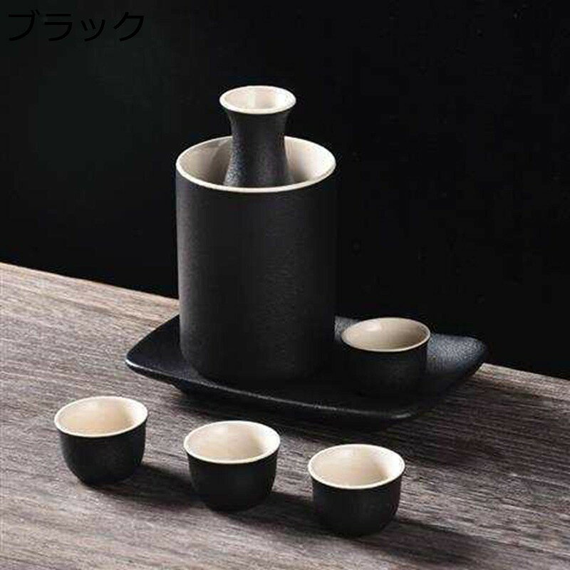 　　　 ◆◇◆人気の秘密◆◇◆ 【サイズ】徳利：径6.3cm×高さ12.8cm お猪口:径4.3cm 温酒器:径7.6cm×高さ10.4cm トレイ：16.3*10.3*1.8cm 【セット内容】徳利*1+ ぐい呑み*4+温酒器*1+トレイ*1 ?磁器の質は繊細で透き通っていて、器の形は美しく?雅です。すっきりとした色合いで、精巧な形をしています。器は洗練されて、丸くて質があって、盃の壁は滑らかで、控えめで清新です。 ?徳利と酒燗器、燗酒を楽しめる酒器セット ?焼物のため，多少の寸法ずれが生じる事があります。予めご了承下さい。 　　　◆◇◆注意事項◆◇◆ご覧のモニターの環境、撮影環境により実物と色味が異なって見える場合がございます。湿った状態で他のものと擦り合わせると色が移る恐れがあります。濃色品の洗濯時は、白色、淡色と分けて洗ってください。説明 ??????ご愛顧いただきありがとうございます!?????? うちの商品をご覧になる際に、以下のことを説明させていただきます。 「商品紹介」 ♪~磁器の質は繊細で透き通っていて、器の形は美しく?雅です。すっきりとした色合いで、精巧な形をしています。器は洗練されて、丸くて質があって、盃の壁は滑らかで、控えめで清新です。 ♪~日常生活のなかで何気なく使われ、知らないうちに生活に溶け込んでいる。食卓を飾り、インテリアとして暮らしを彩ります。日々の暮らしに溶け込んだ陶器に改めてスポットをあてた、個性豊かな職人の真心を感じていただける逸品です。 ♪~お酒の席をお洒落に華やかにしてくれる、徳利と盃がセットになった、お酒を楽しむ酒器セット ♪~美しさと実用性を兼ね揃えているので、お土産や贈り物に最適です。誕生日、記念日、結婚祝い、新築祝い、内祝い、昇進祝い、お歳暮、成人祝い、敬老の日、還暦祝い、古希祝い、喜寿祝い、傘寿祝い、米寿祝い、母の日、父の日など、幅広いシーンにぴったりなプレゼントとしておすすめです。 ☆★☆「ご注意」☆★☆ ★セラミック製品には小さなガス穴や黒い斑点が存在する場合があります、欠陥現象は微小で、使用に影響を与えません。予めご了承ください。 ★商品の品質には万全を期待しておりますが、万が一、不良、破損、誤納品などがございましたら、お知らせ下さい、対応させていただきます。 ★本店は他の種類の豊富があります！よろしければご覧下さい！
