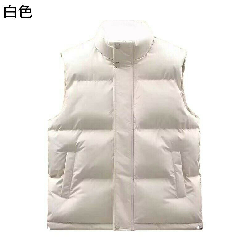 　　　 ◆◇◆人気の秘密◆◇◆ サイズ：詳しいサイズは左画像をご覧くださいませ 標準軽量設計：標準化された設計により快適なフィット感を提供します。 さらに、軽量素材で作られているため、重すぎずに暖かさを保ちます。 スタイリッシュなデザインだけでなく、ふんわりとした柔らかな肌触りと軽量な質感も魅力です。 男女兼用：このベストは、寒い季節には男性にも女性にも必須の防寒着です。 ポリエステル100％素材なので、圧縮性に優れシワになりにくく型崩れしにくいので、冬のカジュアルアウトドアスタイルにぴったりです。 ダウンベストはスタイリッシュでオールシーズン使えます。 おしゃれなデザイン：首元を暖かく保つスタンドカラーデザインが特徴です。 細部にまでこだわったデザインはファッションアイテムとしても楽しめます。 多用途性：表面には適度な光沢があり、仕事、学校、ハイキング、キャンプ、スキー、その他のアウトドアアクティビティに行くときに快適さを保ちながら、雨や風から身を守ります。 ウォーキング、ランニング、キャンプ、登山、釣りなどのアウトドア活動に適しています。 シンプルなスタイルなので、通勤、通学、出張、出張にも適したダウンジャケットです。 　　　◆◇◆注意事項◆◇◆ご覧のモニターの環境、撮影環境により実物と色味が異なって見える場合がございます。湿った状態で他のものと擦り合わせると色が移る恐れがあります。濃色品の洗濯時は、白色、淡色と分けて洗ってください。説明 ●　耐摩耗性に優れて破れにくいです。肌触りが良くて洗い易くて、快適な着心地を楽しむことができます。 ● ファッション性、防寒性を兼ね備えた中綿入りベスト。たっぷりの中綿なので高い保温力を発揮してくれます。保温性能は同等の重量の羽毛を上回っています。 ● カジュアル感抜群の防寒ベストが登場！カジュアルな中に、上品さを感じるオシャレコーデです、とても軽いので動き安い。 ● コーデの幅が広いので、通勤や通学、職場や学校、作業や運動、散歩やドライブ、サイクリングやツーリング、釣りやフィッシング、登山やハイキング、旅行や合宿、 部屋着やパジャマ、ルームウェアなど、多様なシーンにお使いいただけます。