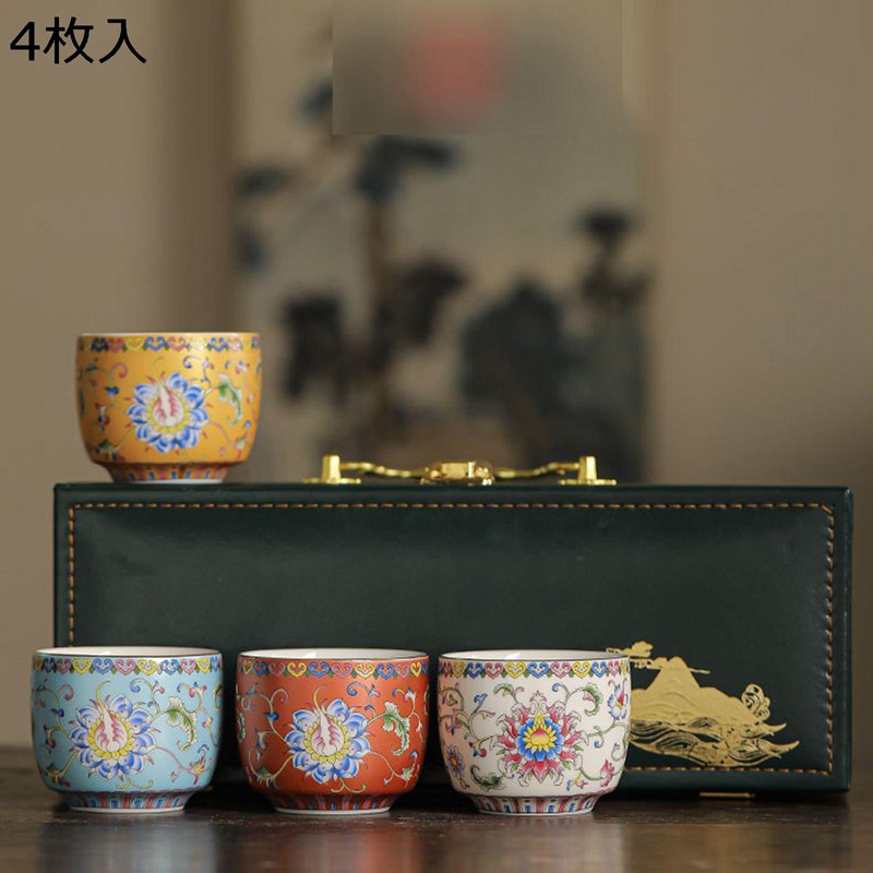 　　　 ◆◇◆人気の秘密◆◇◆ 【サイズ】ぐいのみ： 径7cm×高さ4.5cm/容量 110ml、4個セット。 ?焼物のため，多少の寸法ずれが生じる事があります。予めご了承下さい。 ?4種類の絵柄があるので、その日の気分に合わせてカップを選でんでみるのもいいですね。 ?環境保護、安全性、健康、絶妙さ、軽さ、お手入れが簡単、ギフトボックスの包装 ?ゴージャスなギフト：クリスマス、父の日、母の日、誕生日にぴったりのギフトです。 　　　◆◇◆注意事項◆◇◆ご覧のモニターの環境、撮影環境により実物と色味が異なって見える場合がございます。湿った状態で他のものと擦り合わせると色が移る恐れがあります。濃色品の洗濯時は、白色、淡色と分けて洗ってください。説明 ??????★★ご愛顧いただきありがとうございます!★★?????? ?うちの商品をご覧になる際に、以下のことを説明させていただきます。 うちの商品をご覧になる際に、以下のことを説明させていただきます。 ★「商品紹介」 ?鉛フリーで無毒性、無味の高品質な手作りの自然素材、高級セラミックスを使用。酒器で広がるお酒の味わい。お酒を美味しく呑むなら 酒器にもこだわりたい。 ?今宵は桜を見ながら日本酒で一杯♪お洒落な気分に浸れる一品です。 ?上品な食器はプレゼントにも喜ばれます。 ?結婚の引き出物・大事な人へのプレゼント・新築祝い・開店祝い・風水・開運・魔除け・バレンタイン・ホワイトデー・誕生日・母の日・父の日・お中元・敬老の日・還暦祝・クリスマス・お歳暮などの特別なギフトとしてご利用いただいております。 ▲注意 ?セラミック製品には小さなガス穴や黒い斑点が存在する場合があります、欠陥現象は微小で、使用に影響を与えません。予めご了承ください。 ?商品の品質には万全を期待しておりますが、万が一、不良、破損、誤納品などがございましたら、お知らせ下さい、対応させていただきます。 ??本店は他の種類の豊富があります！よろしければご覧下さい！?