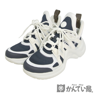 LOUIS VUITTON【ルイヴィトン】スニーカー 靴 LVアークライト モノグラム テクニカルファブリック キャンバス レザー 表記サイズ:39.5 日本サイズ:約25.5cm メンズ ホワイト ネイビー【中古】【USED-AB】【質屋かんてい局名古屋西店】