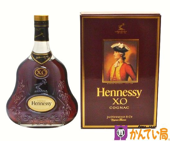 商品情報 管理番号 B24-485 商品名 Hennessy X.O ヘネシー XO クリアボトル 内容量 700ml アルコール度数 40％ 原産国 フランス 付属品 箱 商品詳細 あくまで二次流通品ですので完璧な状態を望まれる方はご購入をお控えください。 ※こちらは同時に店頭にて販売している商品の為細かな傷や汚れ、使用感など感じられる場合が御座います。予めご了承下さいませ。 ランク 未開栓 注意事項 ※長期保管によるボトルのキズ・汚れ・液漏れ・ラベルの傷み・目減り・オリなどが ある場合がございます。 ※未開封の為、コルクの状態や中身（風味）等保証出来かねます。 ※未成年者への酒類の販売は固くお断りしています。 ※購入の際には生年月日をご提示頂けますよう宜しくお願い申しあげます。 ※細かく状態を気にされる方、神経質な方は注文をご遠慮願います。 ※1点モノとなっておりますので、いかなる場合も返品・交換は承れません。 ※店頭でも販売をしているため予告なく終了をすることがあります。 ※商品の状態は写真でもご確認下さい。 ※写真には目立つ箇所、また一番状態の悪い箇所を優先的に掲載しております。 ※取り扱いには細心の注意を払っておりますが、店頭でも販売中の為多少の小傷等はご了承下さい。 こちらの商品に関する問合先 質屋かんてい局 金沢バイパス店 TEL:076-274-7810 営業時間：10:00〜19:00（火曜定休） &nbsp; &nbsp; 商品の状態について NEW 新品 未使用品 展示品等で一度も使用されていない商品　未使用品 USED-S ほぼ新品に近いが若干使用感がある商品　特上品 USED-A 多少の小傷はあるが,かなり程度の良い商品 USED-B ある程度の使用感が見られる商品 USED C かなりの使用感、大きな傷、汚れが多く見られる商品 ※程度の目安はあくまでも当店の基準となります。 ※他店様とは同一の基準ではございませんのでご理解ください。