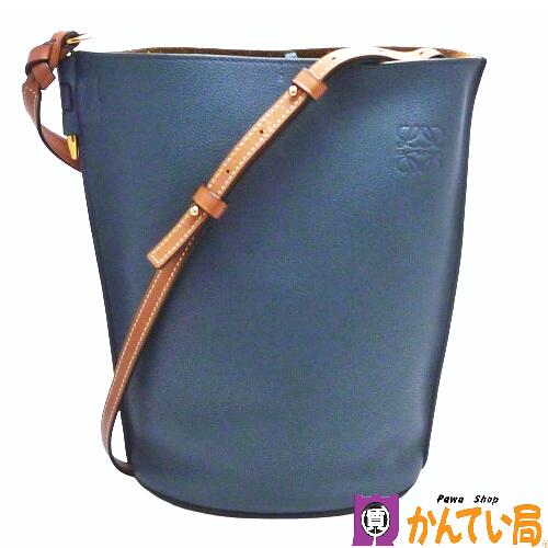 【ランクAB】LOEWE　ロエベ　321.12　ゲート バケット ショルダーバッグ　アナグラム　カーフレザー　ブルー　ネイビー　ゴールド金具　革紐開閉式　レディース　エンボス　中古　ブランド　質屋 かんてい局 金沢バイパス店　B24-437