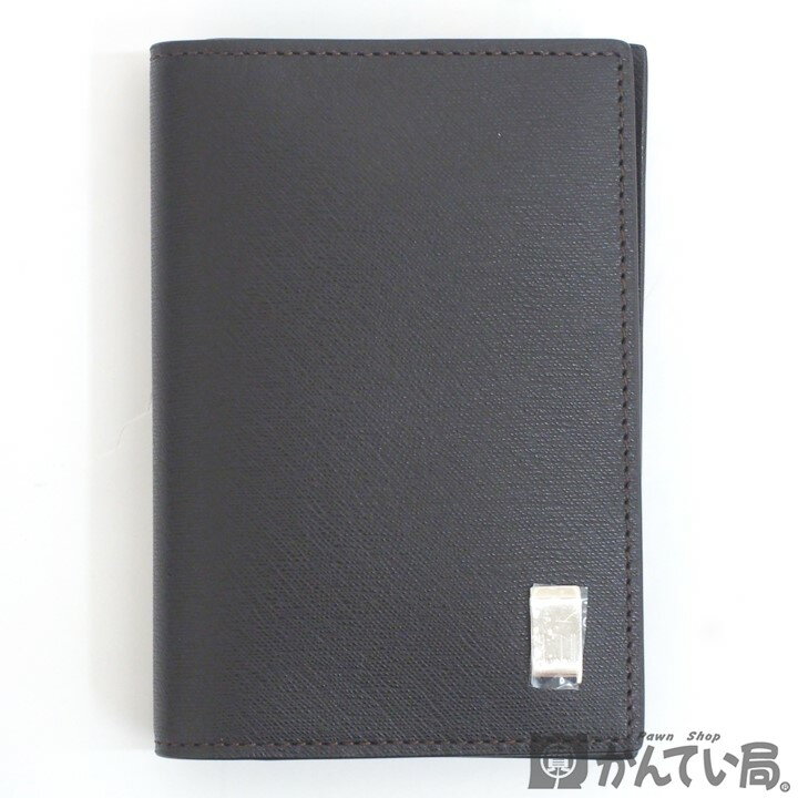 商品情報 管理番号 A23-2047H ブランド名 DUNHILL　ダンヒル 型番 FP4700E 商品名 サイドカー　名刺入れ 仕様 メイン層 カードホルダー×2、その他ポケット×1 素材/ライン カウハイドレザー シリアル番号 - カラー ダークブラウン サイズ 約　 W7.5cm×H11cm×D2cm 参考定価 - 付属品 箱 商品詳細 未使用と思われるお品です。 ランク 未使用品 注意事項 ※商品の状態は写真でもご確認下さい。 ※写真には目立つ箇所、また一番状態の悪い箇所を優先的に掲載しております。 ※取り扱いには細心の注意を払っておりますが、店頭でも販売中の為多少の小傷等はご了承下さい。 こちらの商品に関する問合先 質屋かんてい局 金沢久安店 TEL:076-280-0007 営業時間：平日・土日・祝日 10:00〜19:00 &nbsp; &nbsp; 商品の状態について NEW 新品 未使用品 展示品等で一度も使用されていない商品　未使用品 USED-S ほぼ新品に近いが若干使用感がある商品　特上品 USED-A 多少の小傷はあるが,かなり程度の良い商品 USED-B ある程度の使用感が見られる商品 USED C かなりの使用感、大きな傷、汚れが多く見られる商品 ※程度の目安はあくまでも当店の基準となります。 ※他店様とは同一の基準ではございませんのでご理解ください。