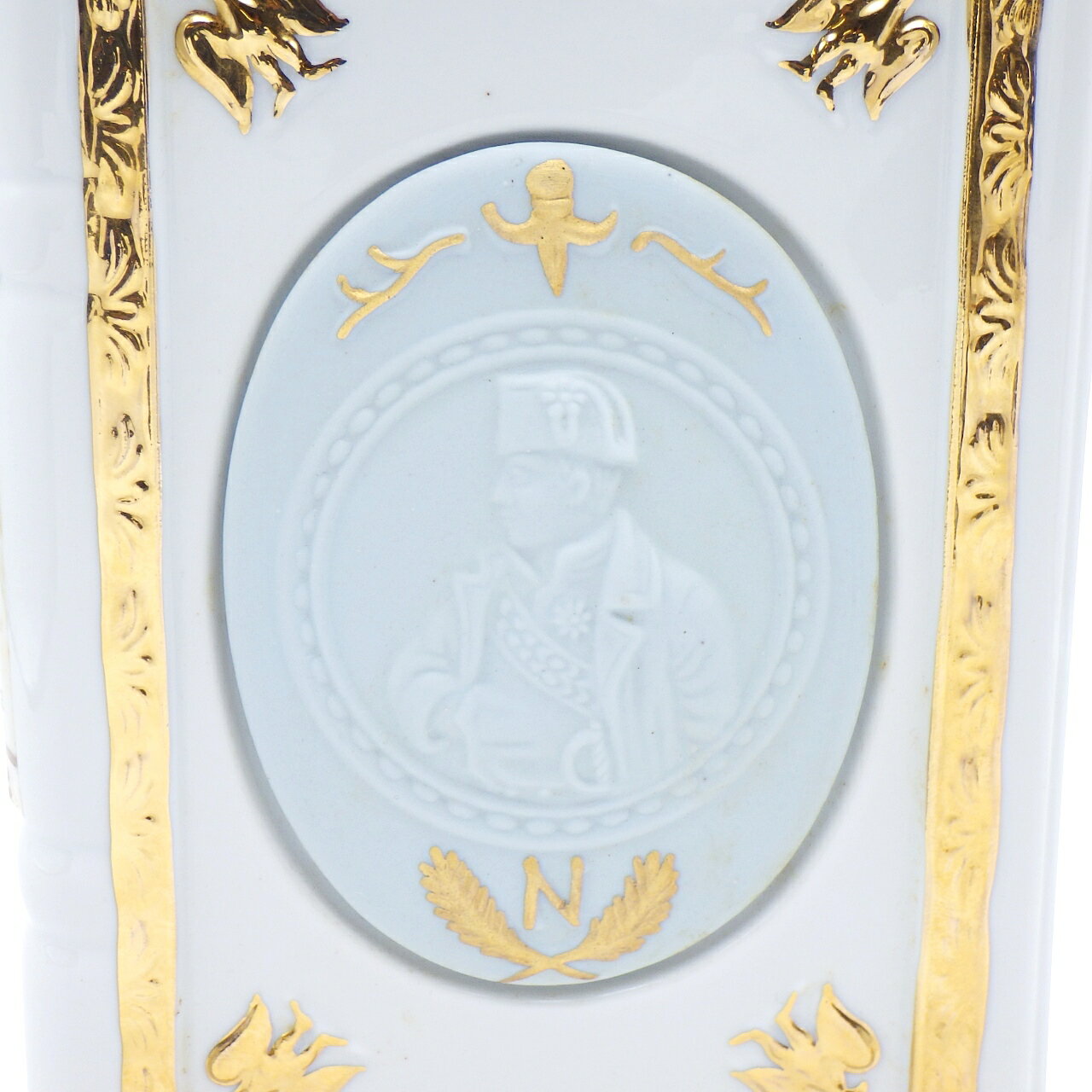 【ブランデー】ハーディ ナポレオン ブックボトル 700ml 40% 約1417g 陶器 ホワイト 本 コニャック 洋酒 古酒 お酒 箱/替栓付き A.HARDY COGNAC FINE NAPOLEON