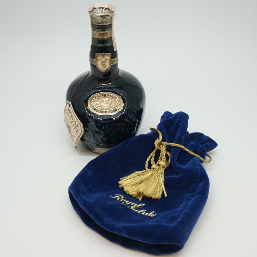 CHIVAS ROYAL SALUTE 21YEAR OLD シーバス ロイヤル サルート　21年　青陶器　ウイスキー　スコットランド　アルコール度数40度　容量700ml　酒　未開栓　【中古】