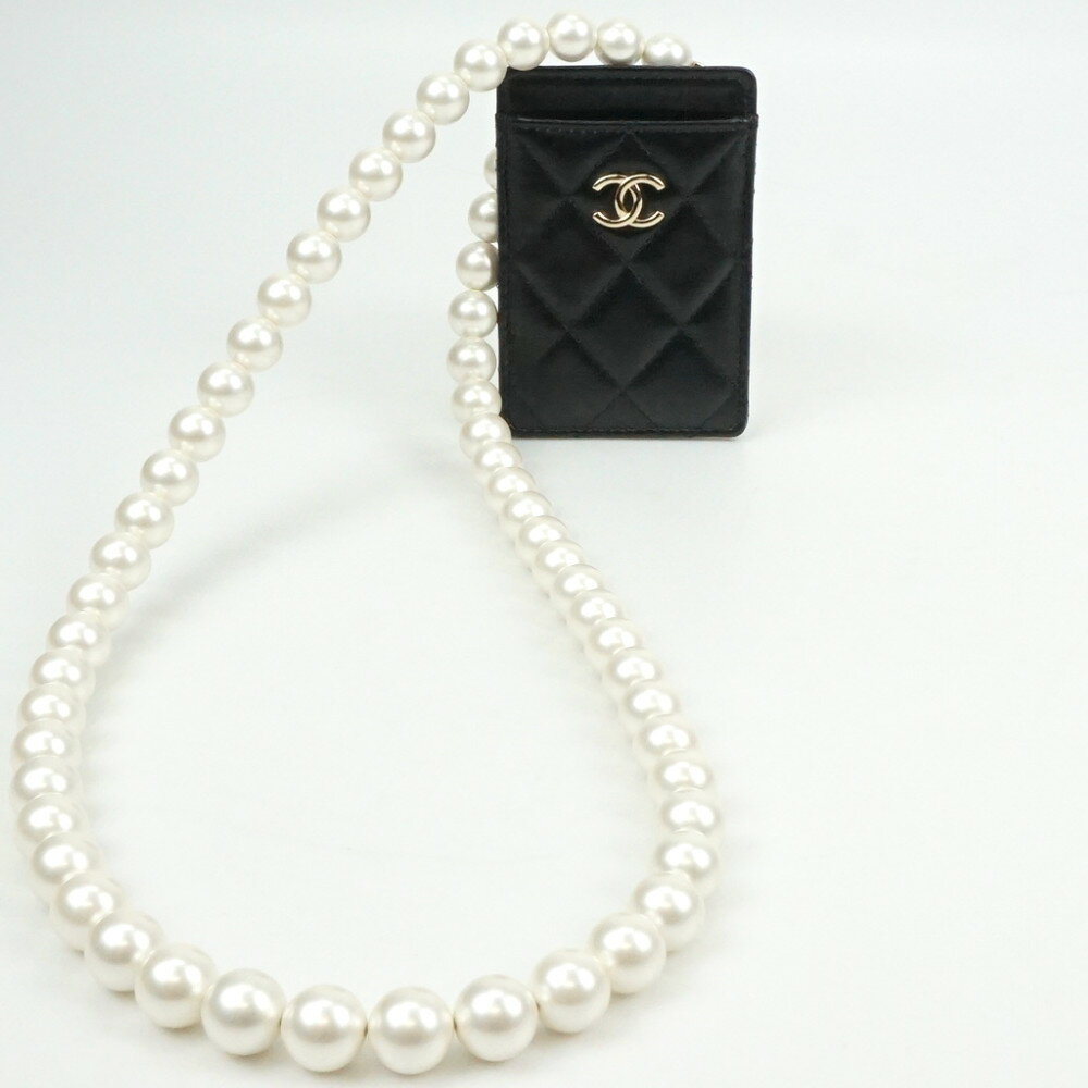 CHANEL シャネル マトラッセカードケース フェイクパールネックストラップ ブラック 黒 ゴールド金具 ココマーク レディース小物 【中古】
