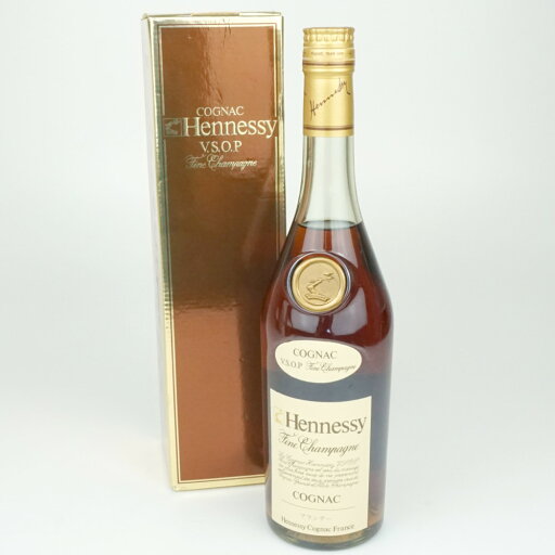 Hennessy V.S.O.P ヘネシー コニャック ブランデー フランス アルコール度数40度 容量700ml 酒 未開栓 【中古】 Hennessy V.S.O.P ヘネシー コニャック ブランデー フランス アルコール度数40度 容量700ml 酒 未開栓 【中古】