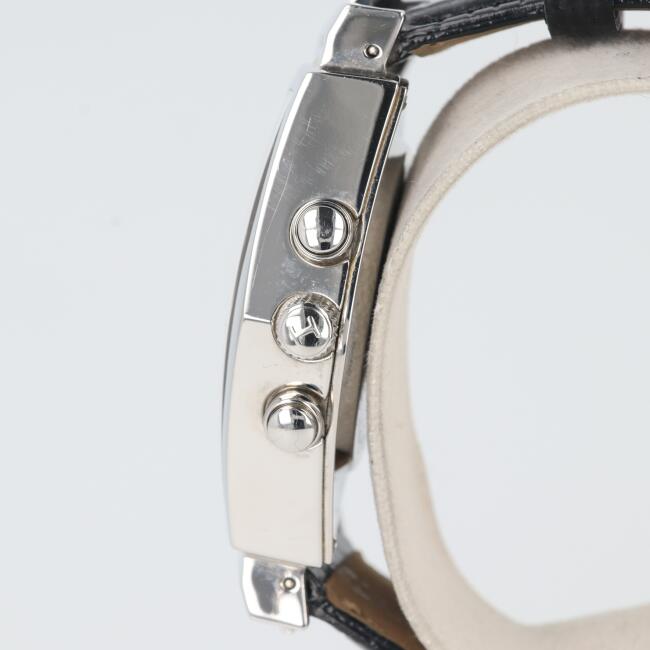 ハミルトン【HAMILTON】 H244121 ベンチュラ デイト メンズ/男性 クオーツ SS クロノグラフ スモールセコンド ステンレススチール ブラック文字盤 ギフト プレゼント 贈り物 お祝い【中古】h