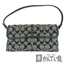 商品情報 管理番号 31003199317-13t&nbsp; ブランド 【COACH】【コーチ】&nbsp; 型番 6348　&nbsp; 商品名 クリップデミポーチ　 &nbsp; 素材/カラー シグネチャー&nbsp; サイズ (約) W26cm×H14cm×D2.5cm 仕様 開閉：クリップ式 　　　　　　　　　　&nbsp; シリアル &nbsp;- 付属品 -&nbsp; 　　 商品説明 コーチより「クリップデミポーチ」のご紹介です。 人気のシグネチャーを使用したポーチです。 横幅があるのでポーチのみでなくハンドバッグとしても活躍します。&nbsp; 長く使えるデザインですのでぜひこの機会にいかがでしょうか。 &nbsp; &nbsp; ■金具に凹みがあります。 &nbsp; ■店頭での同時販売となり、展示品の為、画像には無い若干の小傷、汚れなど付く場合がございますので、 予めご了承ください。&nbsp; ■ご不明な点がございましたらお気軽に下記店舗までお問い合わせください。 &nbsp; ランク USED-7 注意事項 ※即日発送は【正午（昼の12時）】迄にご注文頂いた【代引き】のご注文のみが対象となります。 その他のお支払い方法をご選択頂いた場合は、お支払いの確認が取れ次第の発送となります。 ※デジタルカメラにて撮影のため実際の商品の色・質感等が若干異なる場合があります。 ※中古商品の為、商品の状態は写真でもご確認下さい。 ※写真には目立つ箇所、また一番状態の悪い箇所を優先的に掲載しております。 ※店頭でも販売中の為多少の小傷等はご了承下さい。 ※店頭でも同時販売中の為、売り切れの際はご容赦下さい。 商品に関する問い合わせ先 かんてい局宇都宮戸祭店 TEL:028-600-8878 営業時間/10:00～19:00 &nbsp; 商品の状態について NEW 新品 未使用品 未使用品 USED【10】 極めて未使用品に近い超美品　 USED【9】 メンテナンス済みの商品やほとんど使用された形跡が見られない美品 USED【8】 使用感が少ないキレイな美品 USED【7】 使用感はあるが、程度のよい良品 USED【6】 使用感があり、キズや汚れがあるが、使用上問題のない中古品 USED【5】 キズや汚れ、劣化が目立つが使用上問題のない中古品 USED【4】 使用上問題のある恐れのある難あり品 USED【3】 使用上問題のあるジャンク品 ※程度の目安はあくまでも当店の基準となります。 ※他店様とは同一の基準ではございませんのでご理解ください。