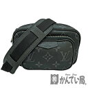 T【LOUIS VUITTON】アウトドアポシェットM30755 モノグラムエクリプス　ブラック　グレー　ボディバッグ　　クロスボディバッグ　コンパクトサイズ　カジュアル 　メンズ 　送料込み　人気　美品　中古 【ルイ ヴィトン】【質屋かんてい局宇都宮戸祭店】31008799317-30th