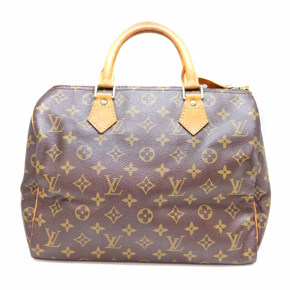 商品情報 管理番号 A24-3002 ブランド LOUIS VUITTON【ルイヴィトン】 型番 M41526 商品名 スピーディ30 素材 モノグラムキャンバス/PVC カラー ブラウン系 サイズ 約：W30×H22×D17cm シリアル SP0955 仕様 ＊開閉：ファスナー式 ＊内側：オープンポケット×1、Dリング×1 ＊外側：- 付属品 カギ・パドロック 商品説明 LOUIS VUITTON【ルイヴィトン】「スピーディ30」のご紹介です。 &nbsp; しなやかなモノグラム・キャンバスを使用してエレガントなコンパクトサイズに仕上げた「スピーディ 30」。 都会の日常生活に最適なアイテムです。 カジュアルなスタイルにピッタリのアイテムですのでとてもオススメです。 お探しの方はこの機会にぜひいかがでしょうか。※尚、当サイトの販売金額より店頭での販売金額の方をお安く設定させて頂いております。予め、ご了承下さいませ。 &nbsp; 商品状態 ■全体的に型崩れがございます。■持ち手に黒ずみ、シミ、スレがございます。■ヌメ革にスレ、ヤケ、シミがございます。■金具にメッキはがれ、傷がございます。■角スレがございます。 ランク 外面：USED-6 内面：USED-6 【総合ランク：USED-6】 注意事項 ※即日発送は【正午（昼の12時）】迄にご注文頂いた【代引き】のご注文のみが対象となります。 その他のお支払い方法をご選択頂いた場合は、お支払いの確認が取れ次第の発送となります。 ※デジタルカメラにて撮影のため実際の商品の色・質感等が若干異なる場合があります。 ※中古商品の為、商品の状態は写真でもご確認下さい。 ※写真には目立つ箇所、また一番状態の悪い箇所を優先的に掲載しております。 ※店頭でも販売中の為多少の小傷等はご了承下さい。 ※店頭でも同時販売中の為、売り切れの際はご容赦下さい。 商品に関する問い合わせ先 かんてい局茜部店 TEL:058-273-8002 営業時間/10:00～19:00 &nbsp; 商品の状態について NEW 新品 未使用品 未使用品 USED【10】 極めて未使用品に近い超美品　 USED【9】 メンテナンス済みの商品やほとんど使用された形跡が見られない美品 USED【8】 使用感が少ないキレイな美品 USED【7】 使用感はあるが、程度のよい良品 USED【6】 使用感があり、キズや汚れがあるが、使用上問題のない中古品 USED【5】 キズや汚れ、劣化が目立つが使用上問題のない中古品 USED【4】 使用上問題のある恐れのある難あり品 USED【3】 使用上問題のあるジャンク品 ※程度の目安はあくまでも当店の基準となります。 ※他店様とは同一の基準ではございませんのでご理解ください。