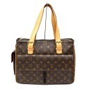 商品情報 管理番号 k24-1817 ブランド LOUISVUITTON【ルイヴィトン】 型番 M51162 商品名 ミュルティプリ・シテ 素材 (ライン)モノグラム 仕様 【内側】オープンポケット&times;2 【外側】スナップポケット&times;3 シリアル MB0084 サイズ 約W37cm&times;H26cm&times;D12cm 付属品 布袋 商品説明 ルイヴィトンのミュルティプリ・シテのご紹介です。 &nbsp; 大きめのサイズで収納力のあるハンドバッグです。 普段から荷物の多い方にオススメです。 この機会にぜひいかがでしょうか。 商品状態 ■使用感の感じられる中古品です。 ・金具にメッキ剝がれが見受けられます。 ・ヌメ革にヤケ、シミ、汚れ、金具とのスレ跡が見受けられます。 ・コバにヤケ、黒ずみ、スレが見受けられます。 ・キャンバス地に傷、汚れが見受けられます。 ・角スレが4カ所ございます。 状態をご確認の上、ご購入をお願い致します。 ランク USED-7 特記事項 - 注意事項 ※即日発送は【正午（昼の12時）】迄にご注文頂いた【代引き】のご注文のみが対象となります。 その他のお支払い方法をご選択頂いた場合は、お支払いの確認が取れ次第の発送となります。 ※デジタルカメラにて撮影のため実際の商品の色・質感等が若干異なる場合があります。 ※中古商品の為、商品の状態は写真でもご確認下さい。 ※写真には目立つ箇所、また一番状態の悪い箇所を優先的に掲載しております。 ※店頭でも販売中の為多少の小傷等はご了承下さい。 ※店頭でも同時販売中の為、売り切れの際はご容赦下さい。 商品に関する問い合わせ先 かんてい局春日井店 TEL:0568-33-8555 営業時間/10:00～19:00 &nbsp; 商品の状態について NEW 新品 未使用品 未使用品 USED【10】 極めて未使用品に近い超美品　 USED【9】 メンテナンス済みの商品やほとんど使用された形跡が見られない美品 USED【8】 使用感が少ないキレイな美品 USED【7】 使用感はあるが、程度のよい良品 USED【6】 使用感があり、キズや汚れがあるが、使用上問題のない中古品 USED【5】 キズや汚れ、劣化が目立つが使用上問題のない中古品 USED【4】 使用上問題のある恐れのある難あり品 USED【3】 使用上問題のあるジャンク品 ※程度の目安はあくまでも当店の基準となります。 ※他店様とは同一の基準ではございませんのでご理解ください。