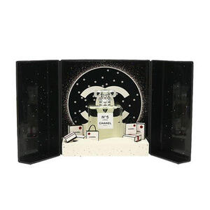 CHANEL【シャネル】 CHANEL(シャネル) N°5 ロー オードゥ トワレット シアター コフレ (限定) [　クリスマスコフレ2019　](2019秋・冬)　レディース フランス 【中古/USED-A】 かんてい局宜野湾愛知店　g20-1269のサムネイル